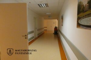 a kórház folyosója